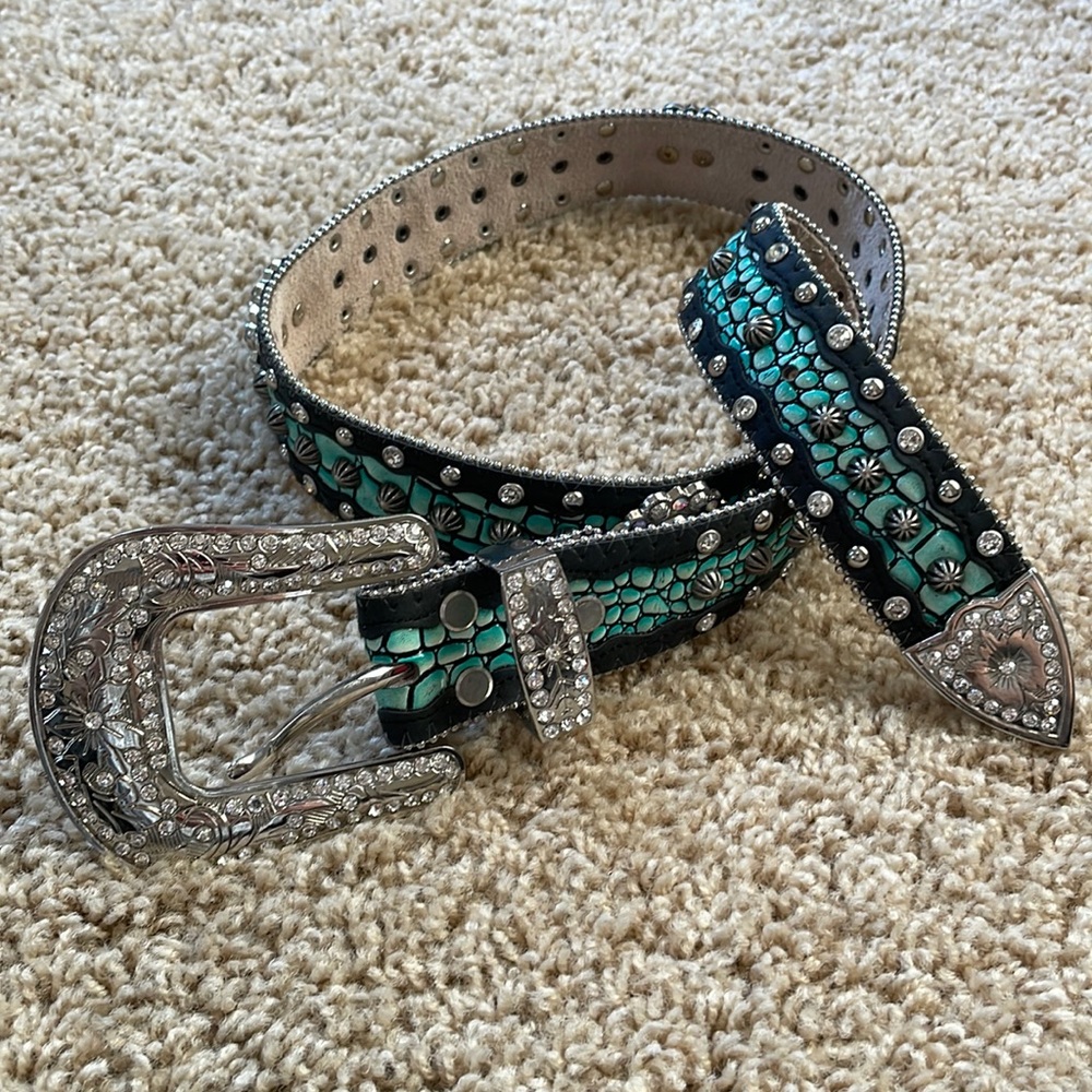 Turquoise studded belt.
